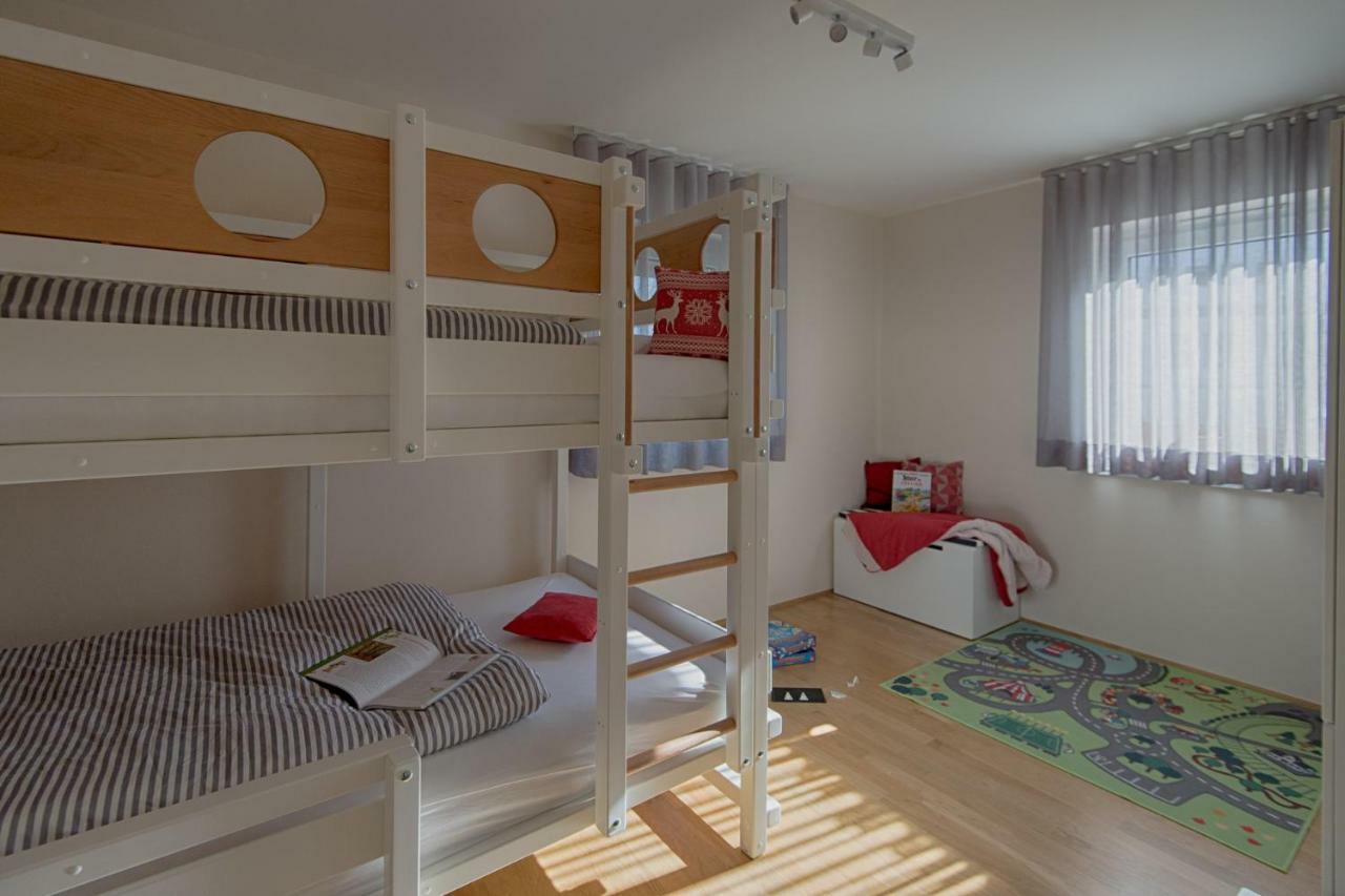 Fewo "Staufen Lodge" โอเบอร์สเทาเฟิน ภายนอก รูปภาพ